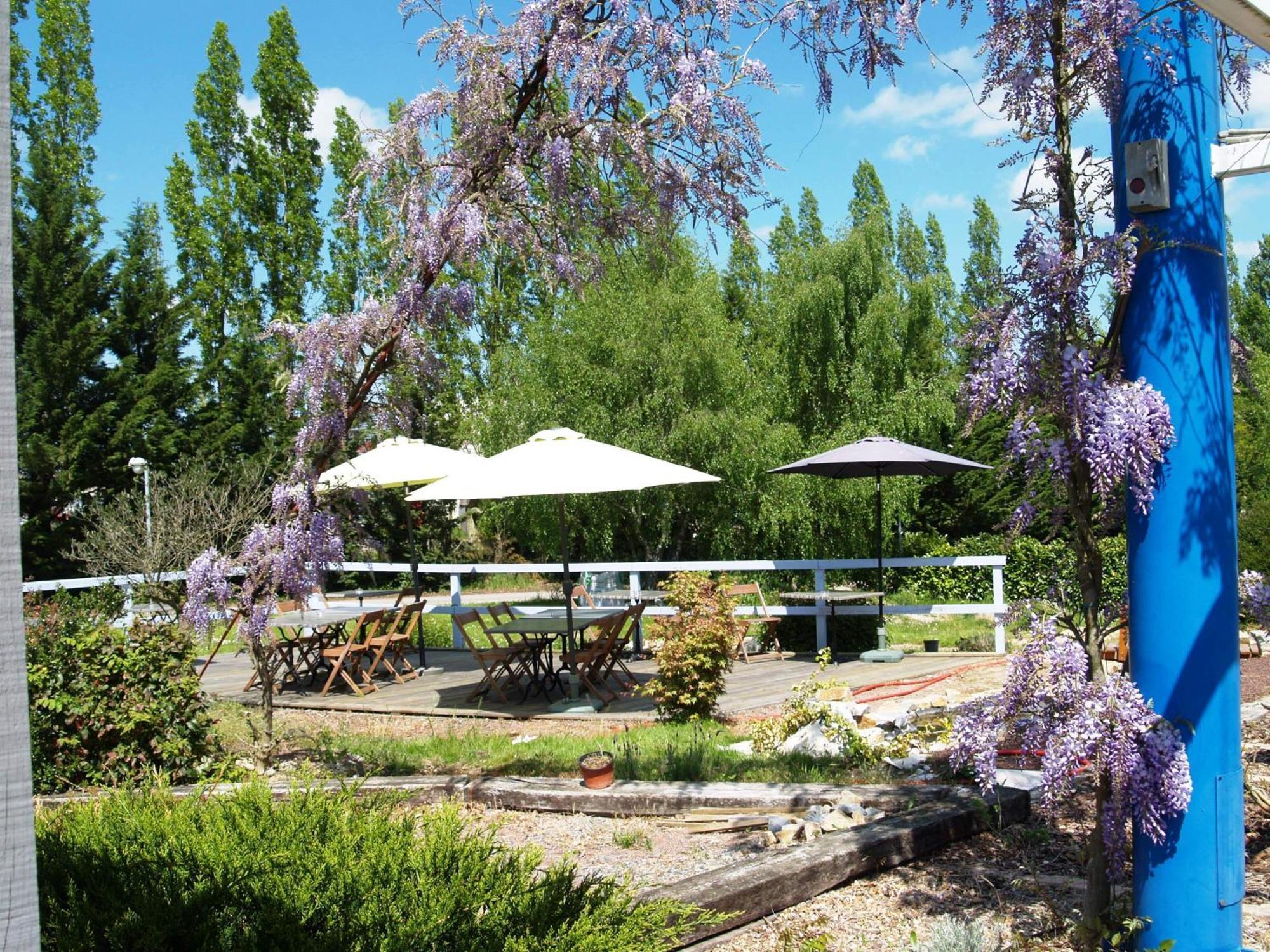 Hotel Au Relais Des Lilas Parthenay Eksteriør billede