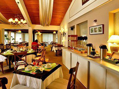Hotel Au Relais Des Lilas Parthenay Eksteriør billede