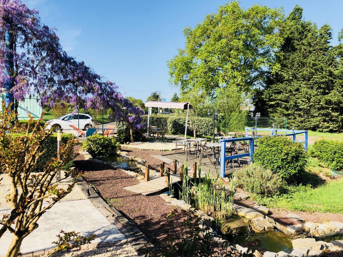 Hotel Au Relais Des Lilas Parthenay Eksteriør billede